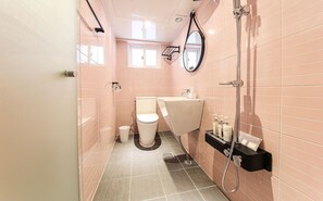 Buồng tắm vòi sen, đồ dùng nhà tắm miễn phí, máy sấy tóc 