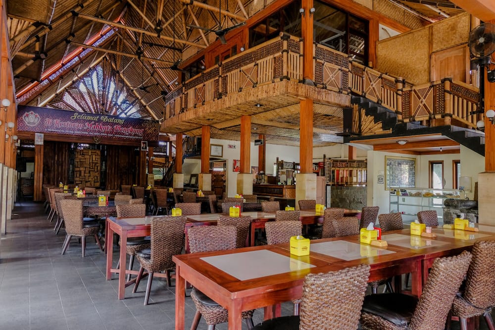 Hotel Mahkota Plengkung