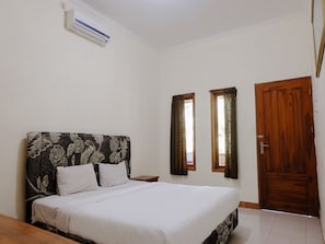 Standard-Doppelzimmer | Schreibtisch, kostenloses WLAN, Bettwäsche