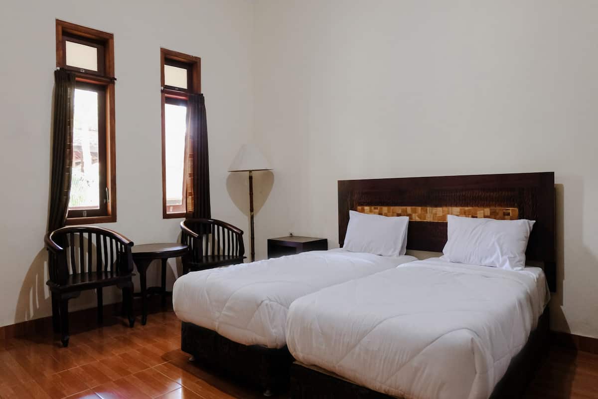 Deluxe Twin kamer | Een bureau, gratis wifi, beddengoed