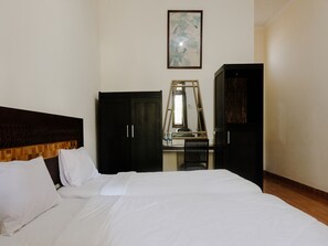 Deluxe Twin Room - Hotel Mahkota Plengkung (Banyuwangi)