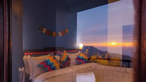 Deluxe Private Cottage with Ensuite Bathroom