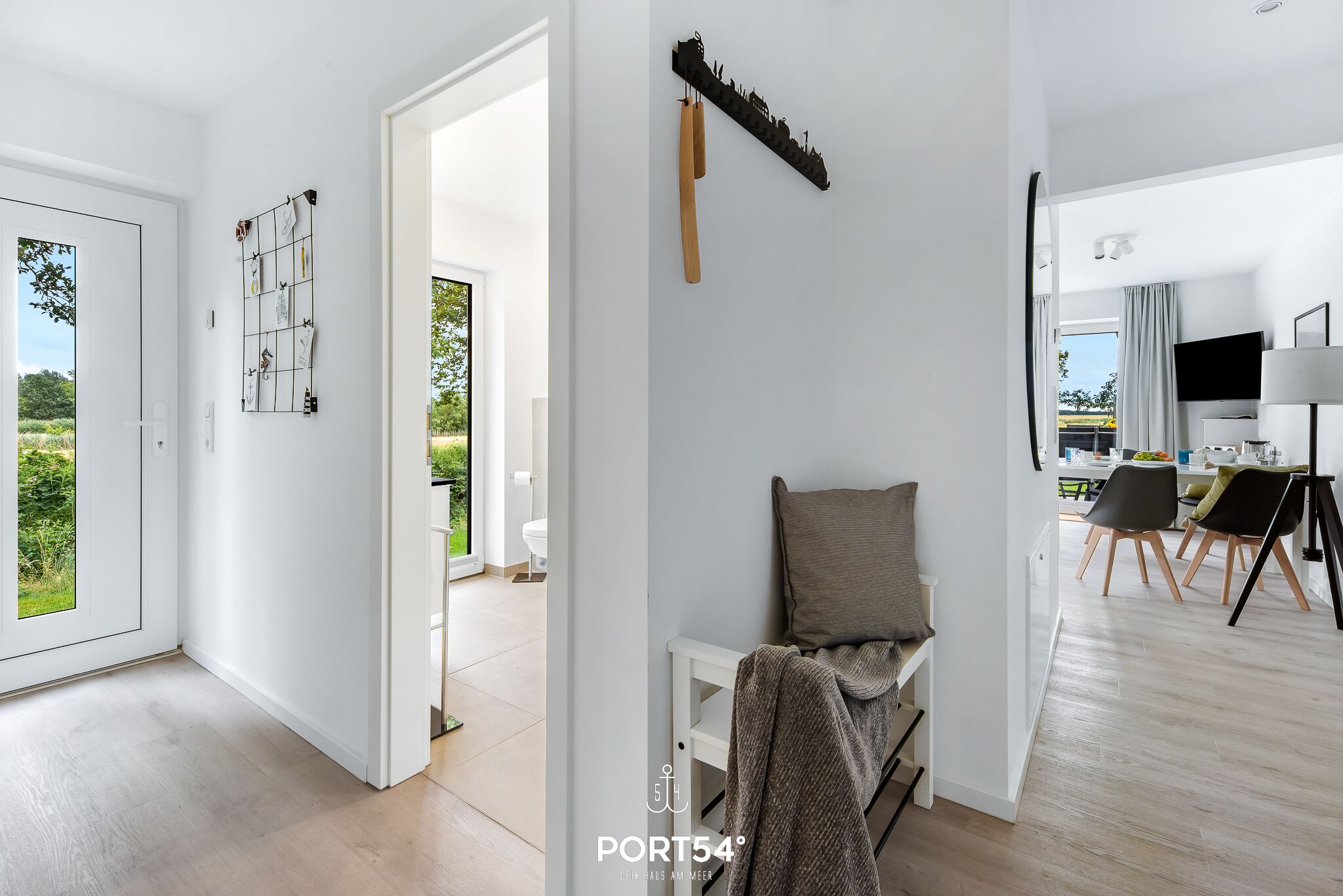 Fernseher, DVD-Player, Stereoanlage