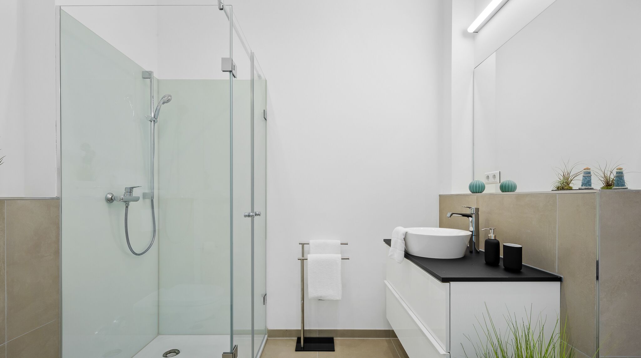 Suihku, hiustenkuivaaja