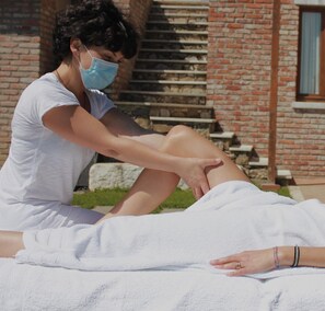 Spa - Two-room apartment in farmhouse surrounded by greenery and a few kilometers from the sea (Giucano)