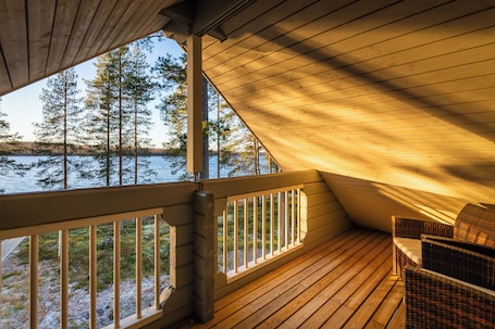 Superior Cottage | Balcony. Lossisaari