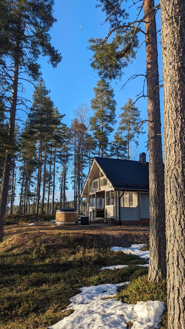 المنشأة من الخارج