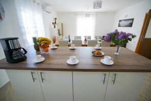Family Villa, Multiple Bedrooms, 2 Bathrooms (Pool Villa Sofija) | Dining - Pool Villa Sofija (Škabrnja)