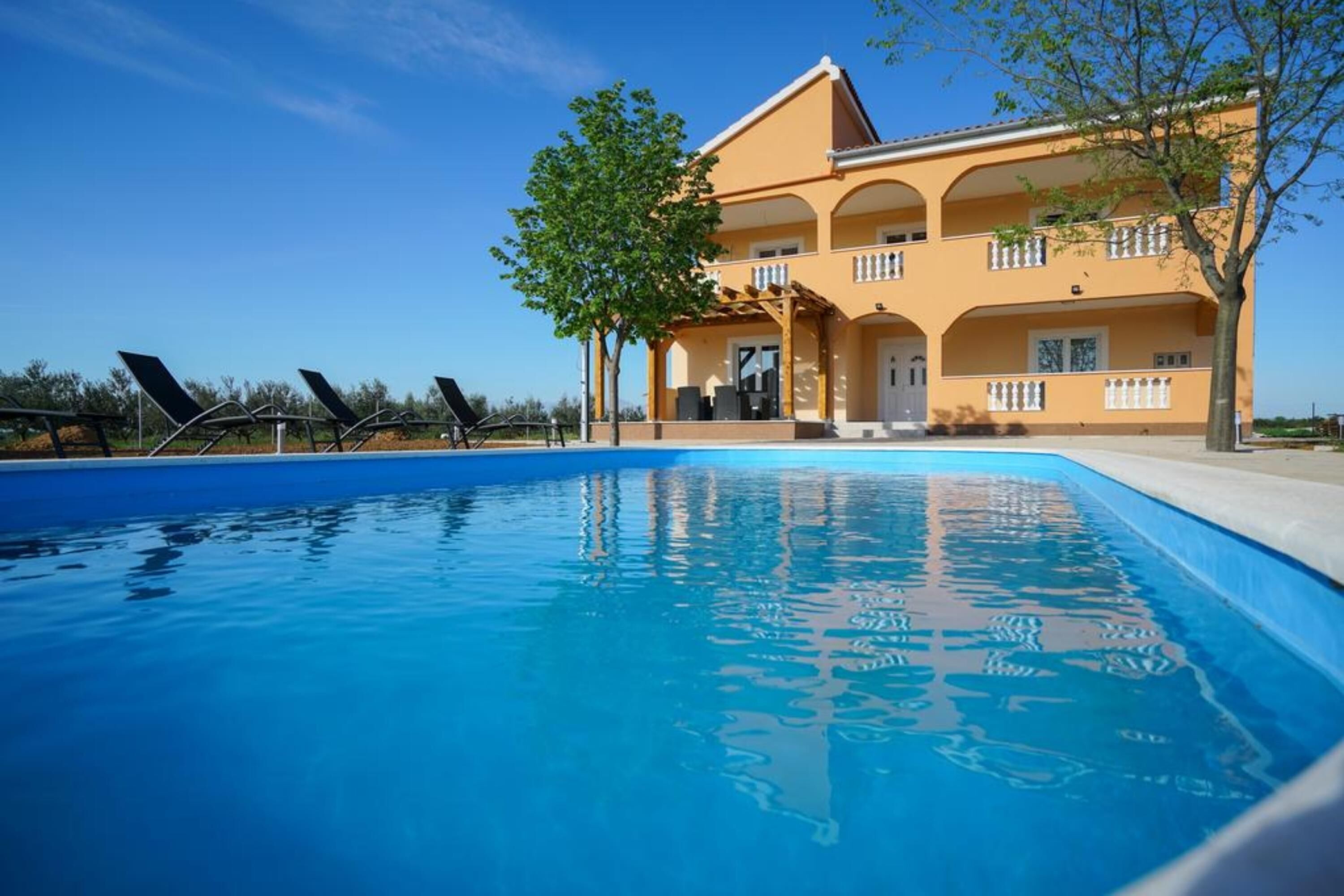 Biệt thự dành cho gia đình, nhiều phòng ngủ, 2 phòng tắm (Pool Villa Sofija) | Hồ bơi | Hồ bơi ngoài trời phục vụ theo mùa 