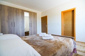 패밀리 빌라, 침실 여러 개, 욕실 2개 (Pool Villa Sofija) | 3 개의 침실, 다리미/다리미판, 무료 WiFi, 침대 시트