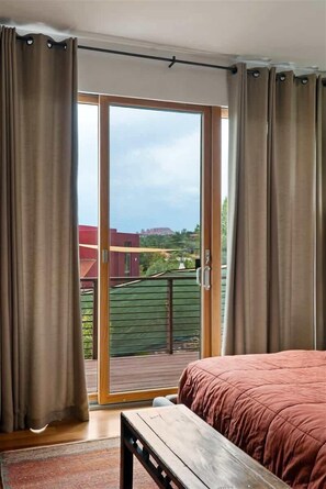 3 chambres, lit avec matelas en mousse à mémoire