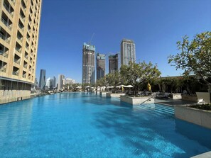 Indoor pool, outdoor pool - Amazing Stay & Burjview at The Address Dubai Mall (Dubai)