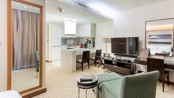 Departamento (0 Bedroom) | Área de sala de estar | Televisión LED de 42 pulgadas con canales por cable y televisión