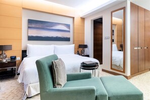 Appartement (0 Bedroom) | Aire de séjour | Téléviseur à DEL de 42 po avec télévision par câble, téléviseur