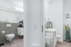 淋浴设施、吹风机