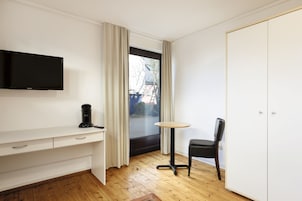 1 habitación, espacio para trabajar con laptop y wifi gratis