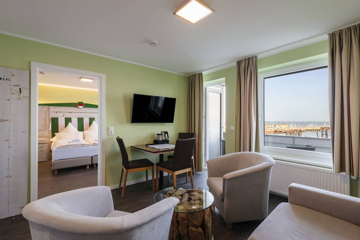 Appartement, 1 slaapkamer, balkon, uitzicht op zee | 1 slaapkamer, een laptopwerkplek, verduisterende gordijnen, gratis wifi