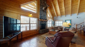 Smart TV, fireplace