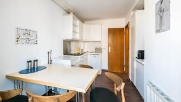 Apartment, 1 Bedroom, Sea View | Private kitchen | Fridge, stovetop, coffee/tea maker, cookware/dishes/utensils