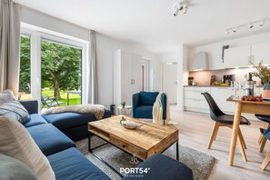 TV, stereo - Morgenröte - not far from Sylt, rural, idyllic, North Sea vacation, garden (Emmelsbüll)