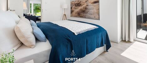 2 bedrooms, iron/ironing board, free WiFi