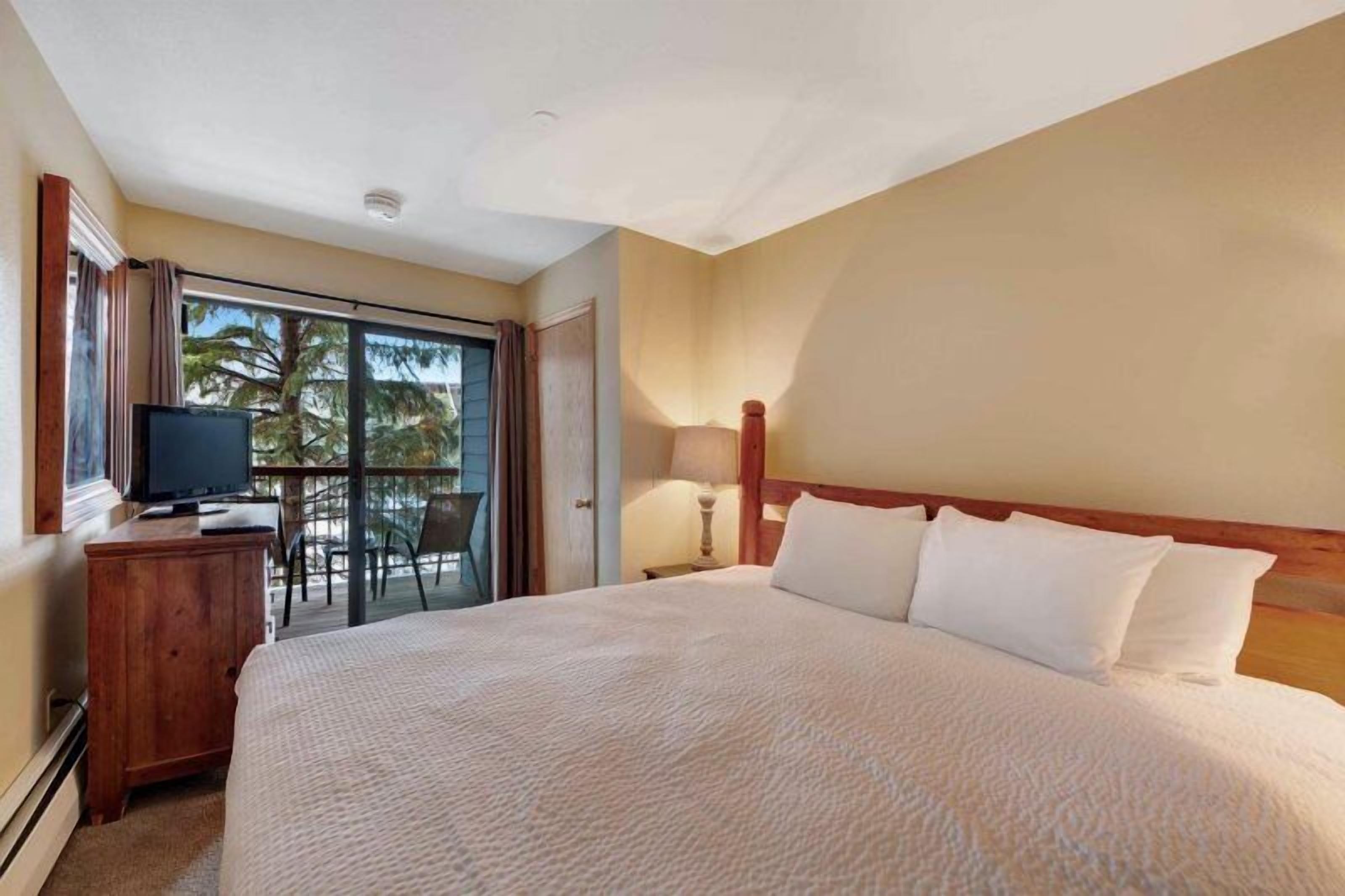 Condo (Breck_River_Mtn_Lodge_3bd) | 3 bedrooms, free WiFi