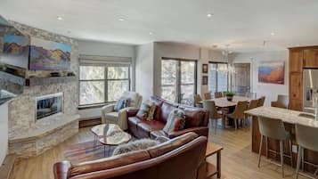 Condo (Breck_River_Mtn_Lodge_4bd) | Living room