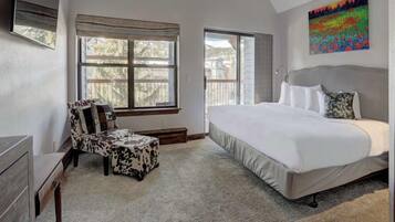 Condo (Breck_River_Mtn_Lodge_4bd) | 4 bedrooms, free WiFi