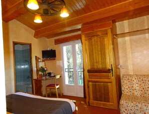 1 bedroom, in-room safe, iron/ironing board, free WiFi