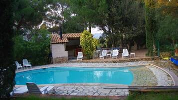 Piscine extérieure, piscine chauffée