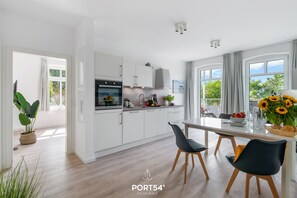 Fridge, oven, stovetop, dishwasher - Dreamcatcher - for 6 people, rural, North Sea (Emmelsbüll)