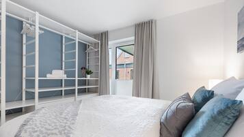 2 bedrooms, iron/ironing board, free WiFi