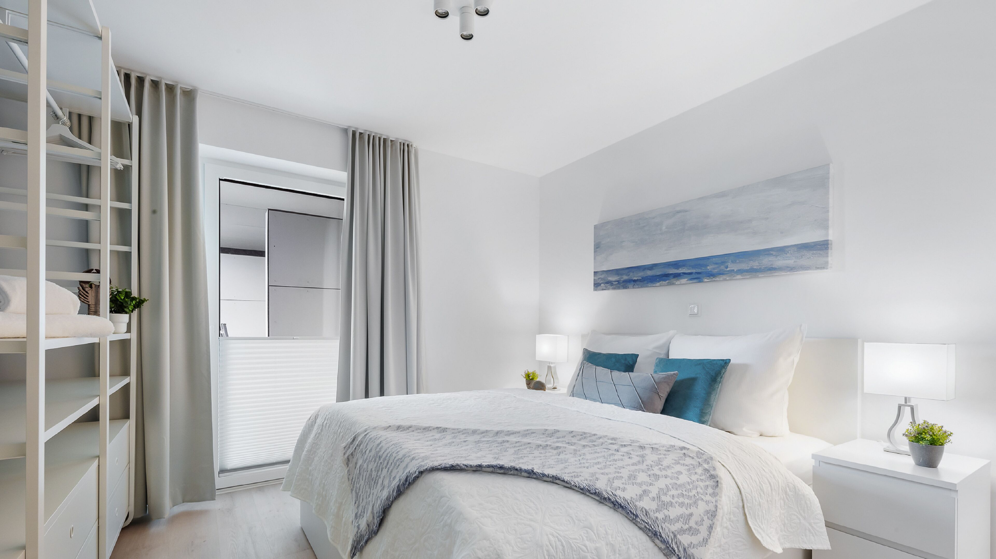 2 室のベッドルーム、アイロン / アイロン台、WiFi (無料)