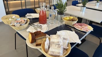 Colazione continentale inclusa, servita tutte le mattine