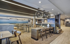 Lobby sitting area - SpringHill Suites by Marriott Chicago Chinatown (Chicago)