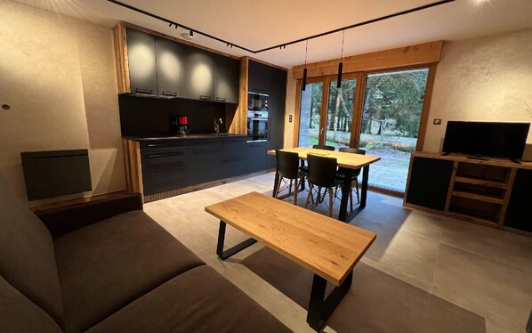 TV, table tennis - Rental of 12 gîtes and 1 chalet that can accommodate 2 to 10 people. (ROCHESSON)