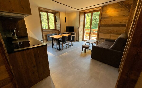 Televisie, tafelvoetbal en een tafeltennistafel