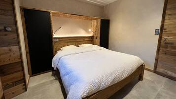 1 habitación, tabla de planchar con plancha y internet