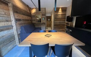 Dining - Rental of 12 gîtes and 1 chalet that can accommodate 2 to 10 people. (ROCHESSON)