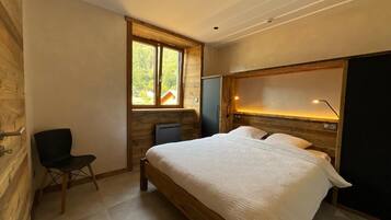 2 habitaciones, tabla de planchar con plancha y internet