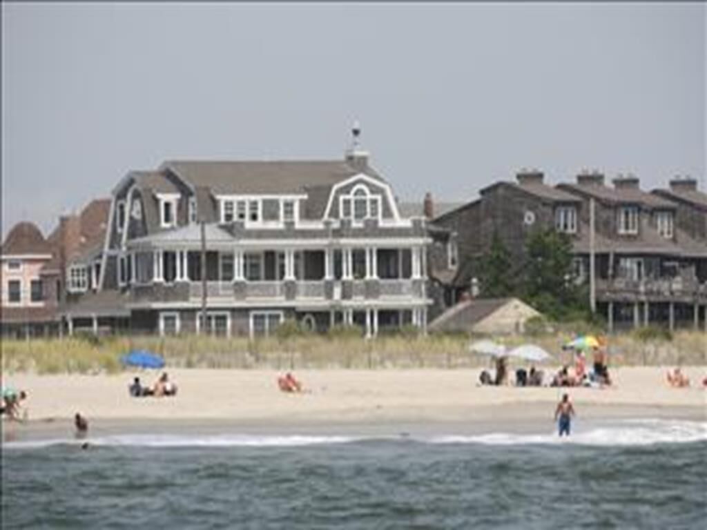 LARGE BEACH FRONT HOME WITH POOL