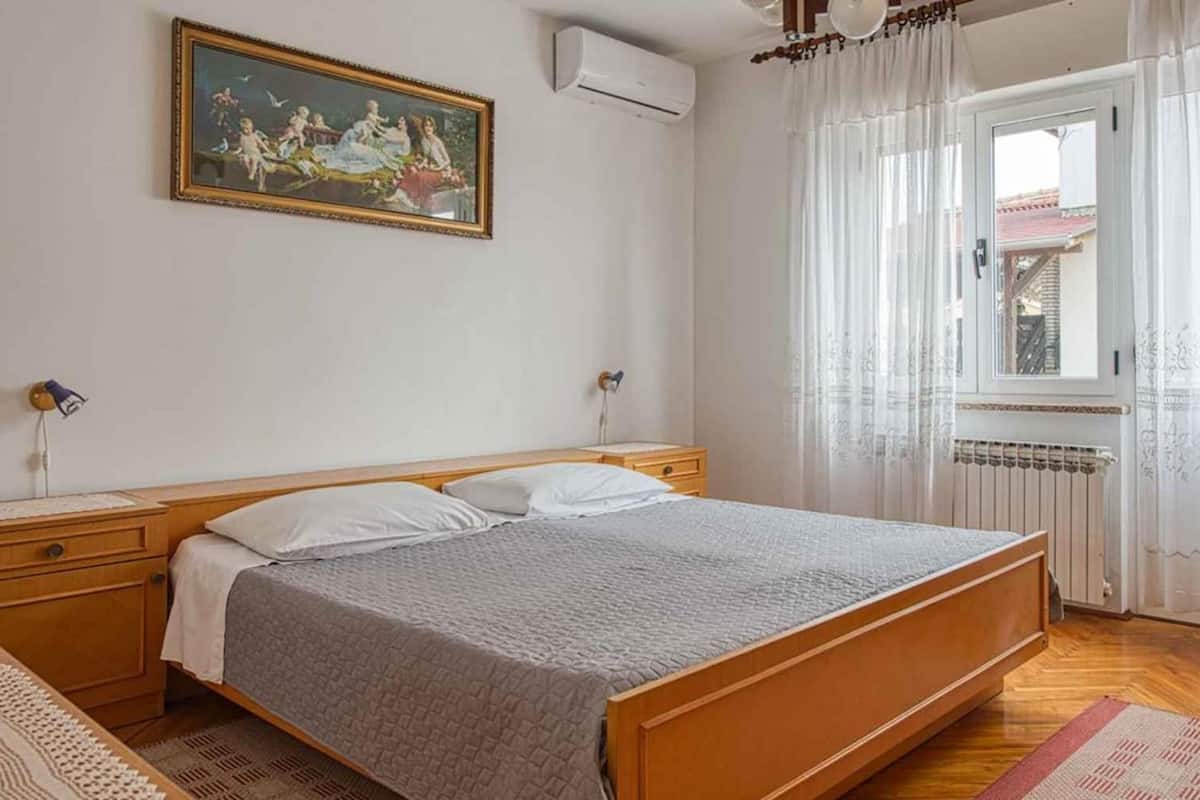 Chambre, 1 lit double, non-fumeurs, balcon | Wi-Fi gratuit