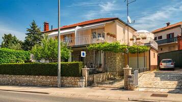 Grill-/Picknickplatz