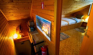 2 Schlafzimmer, Reisekinderbett, kostenloses WLAN, Bettwäsche