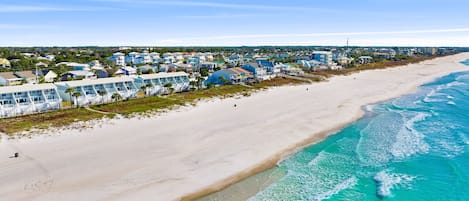 På stranden