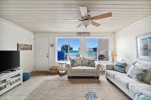 Gulf Front Townhome with Stunning Views. Just 5 Steps to the Sand!
