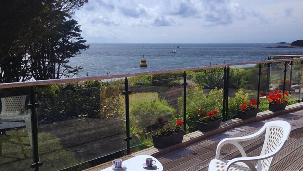 Outdoor dining - Arzon- house for 2 with great seaview (Arzon)