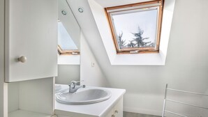 Shower, hair dryer - Arzon- house for 2 with great seaview (Arzon)