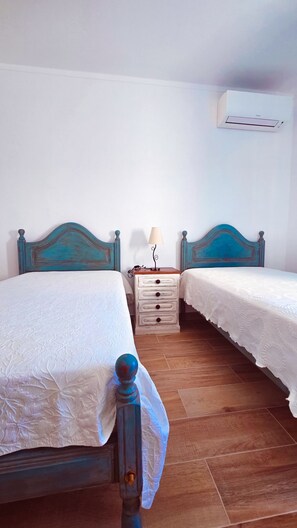 2 bedrooms, iron/ironing board, travel crib, free WiFi