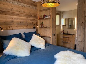2 chambres, fer et planche à repasser, accès au Wi-Fi (inclus)